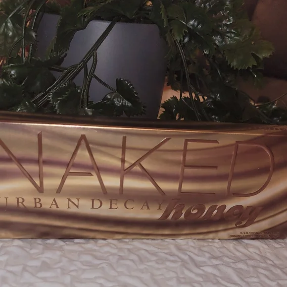 Urban Decay Naked Honey Eyeshadow.
